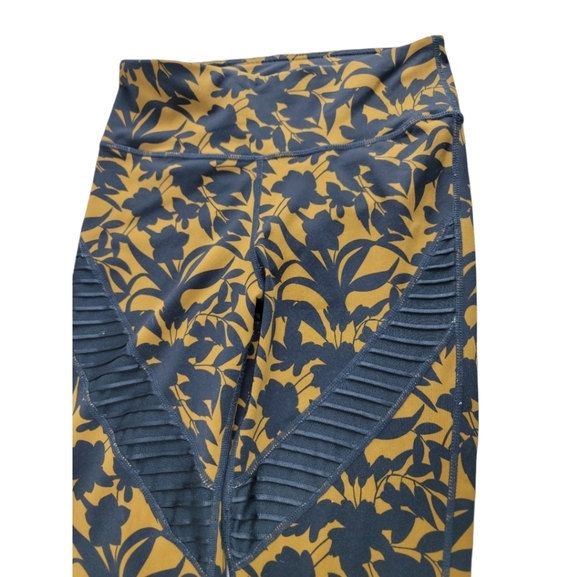 MONO B Floral Leggins - Picture 7 of 8